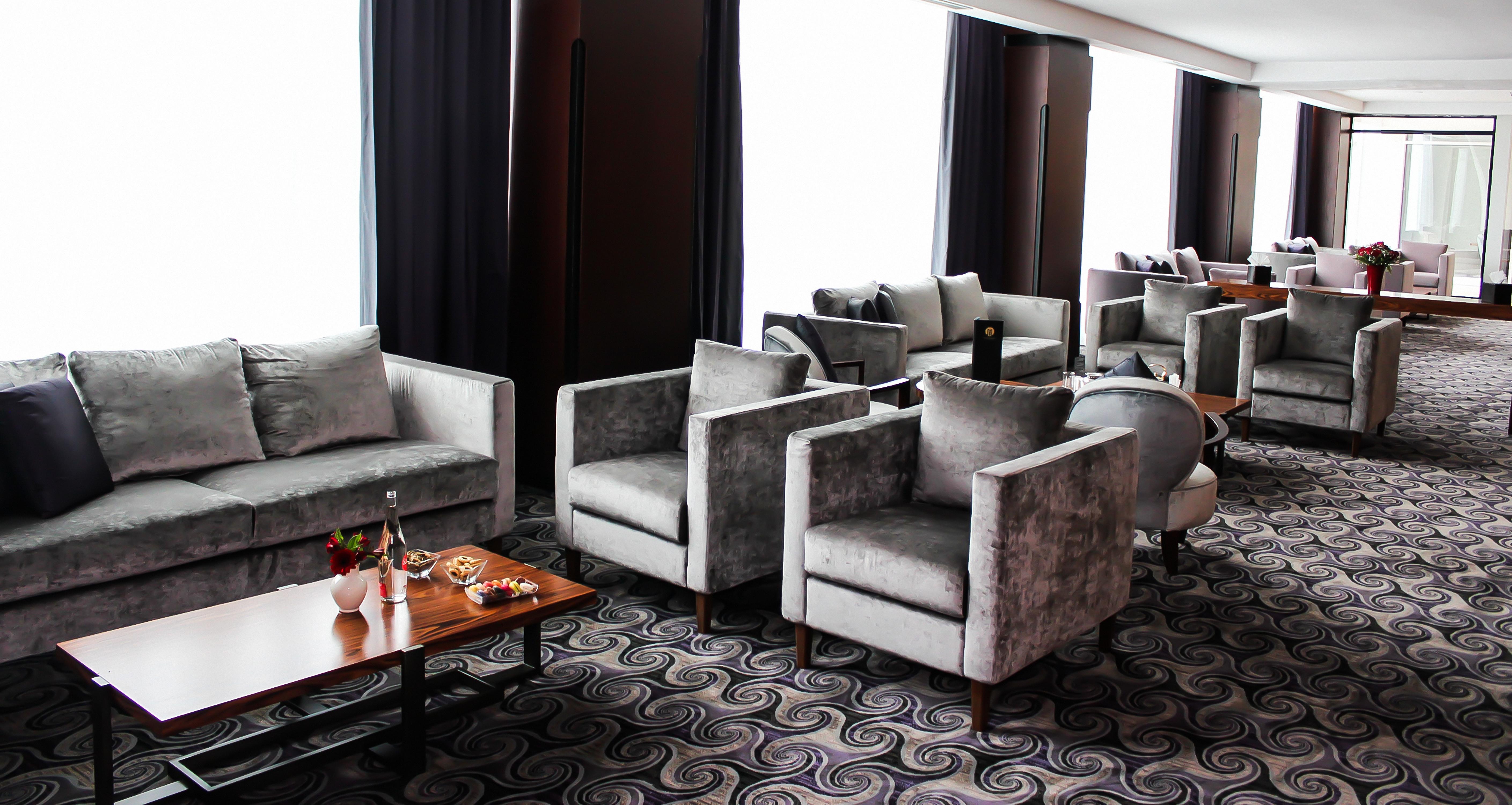 Grand Mogador City Center Casablanca Kültér fotó The lounge at the airport