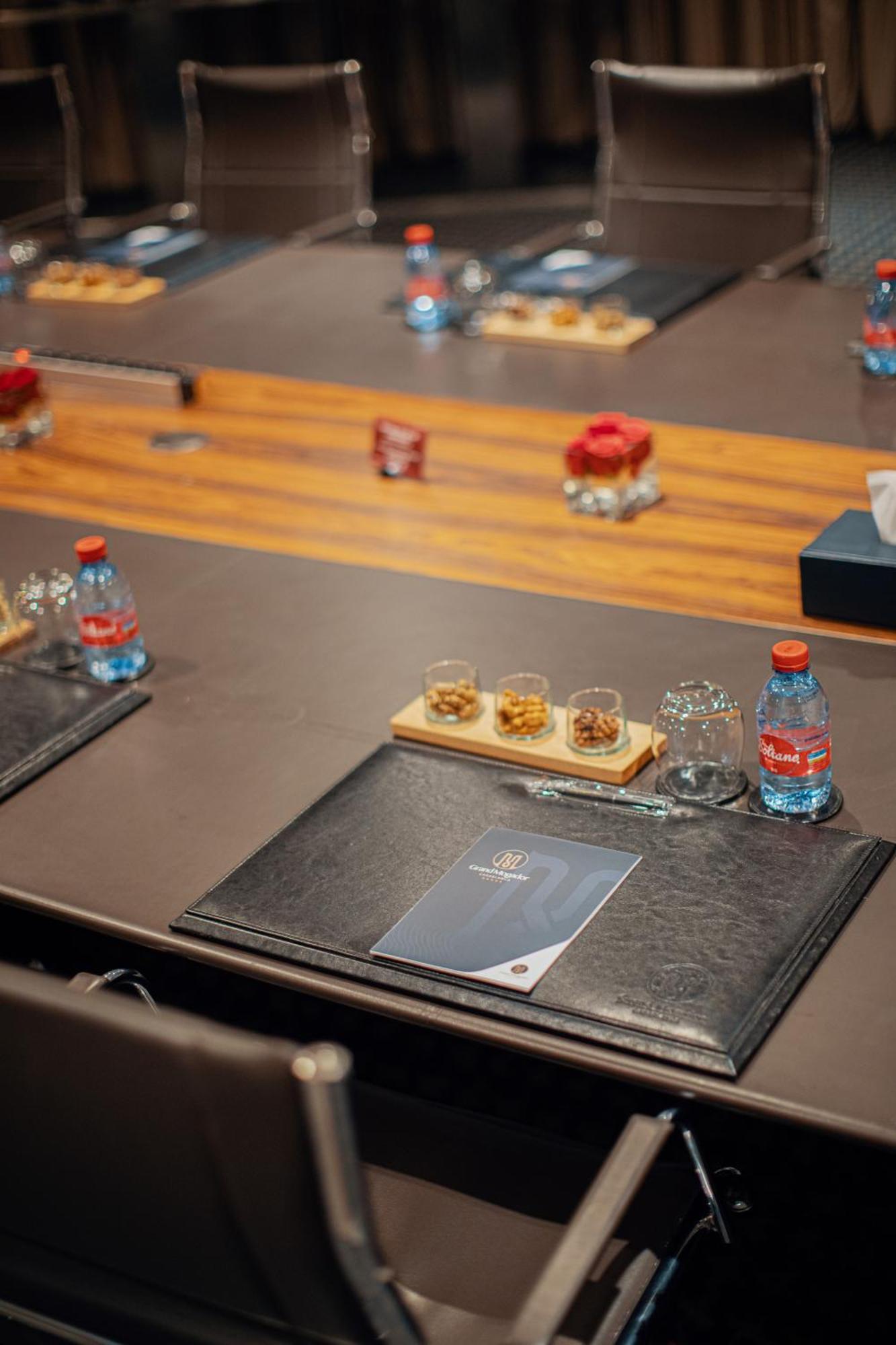 Grand Mogador City Center Casablanca Kültér fotó A tasting tray