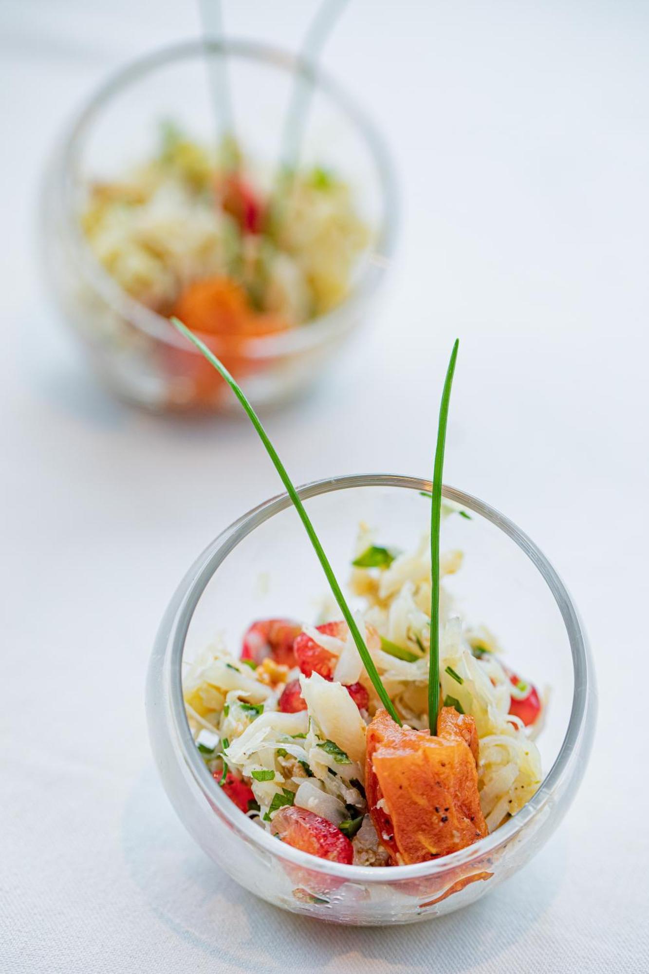Grand Mogador City Center Casablanca Kültér fotó A salad with chives