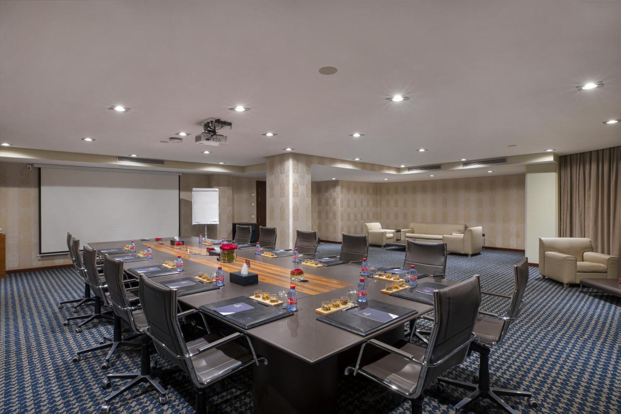 Grand Mogador City Center Casablanca Kültér fotó Meeting room