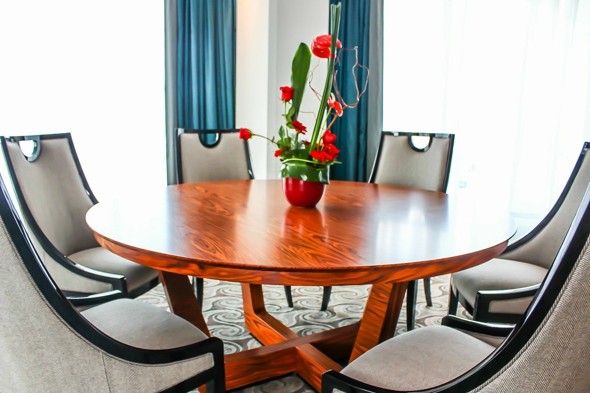 Grand Mogador City Center Casablanca Kültér fotó A dining room table